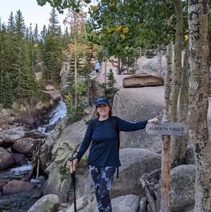 Meet your Posher, Laura